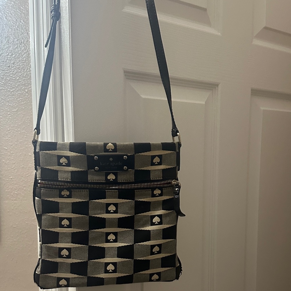 Kate Spade Black and Cream Patterned Shoulder Bag